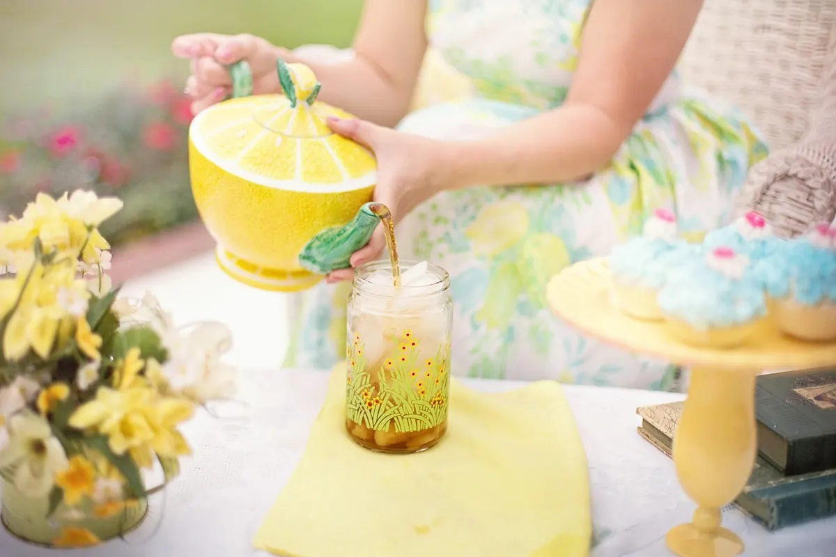 Local Pet Cafe Meetup Planning: Hosting a Dog-Friendly Tea Party